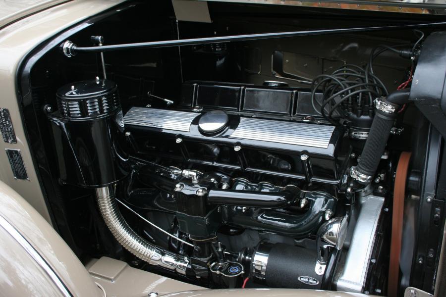  Cadillac V12 2/4-Passenger Rumble Seat Coupe 1933 года  (фото 4 из 4)